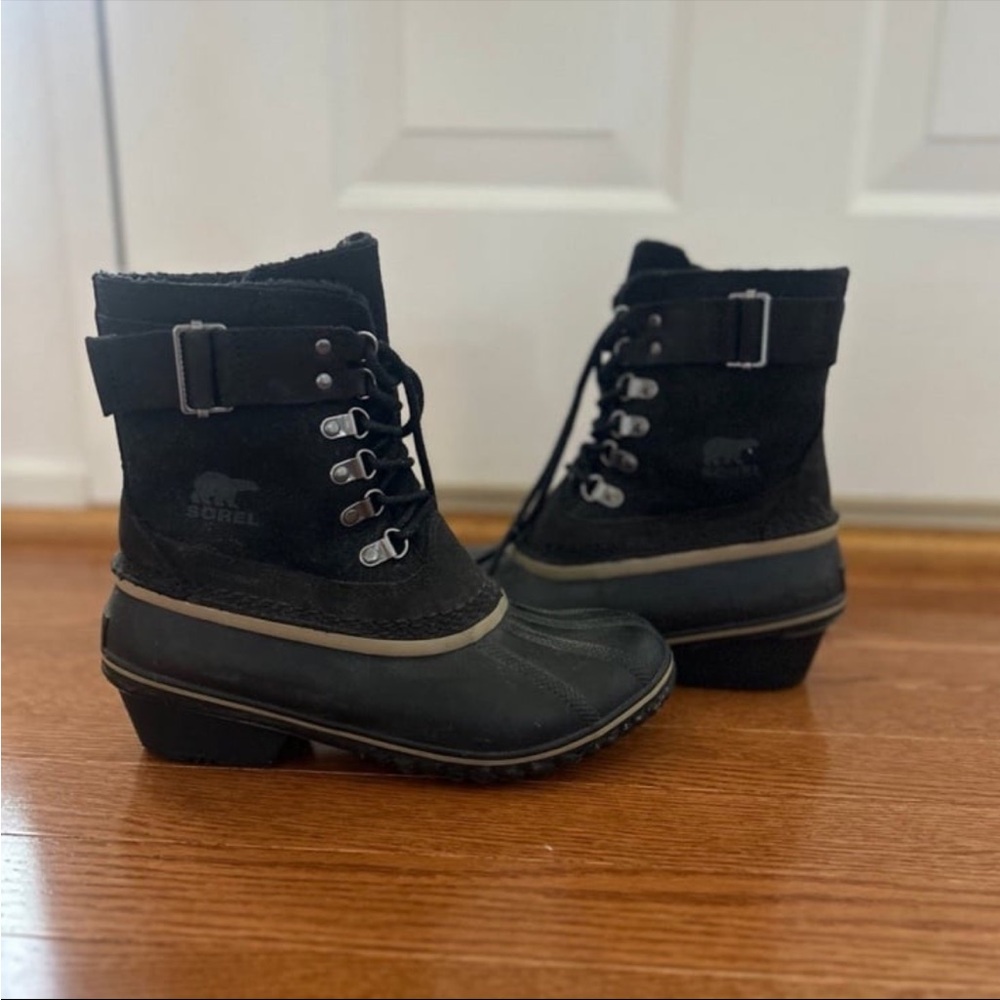 Women’s Sorel boots size 8
